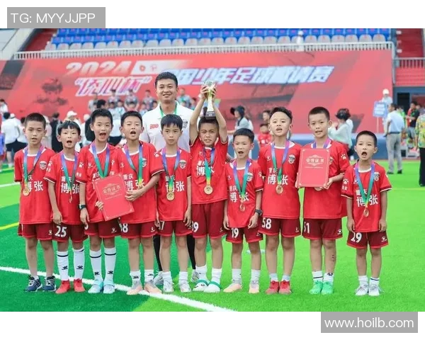 重庆足球队荣登足球灵活性排行榜第十名展现实力与潜力 重庆足球队荣登足球灵活性排行榜第十名展现实力与潜力